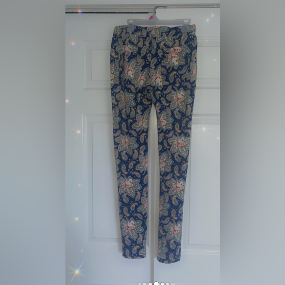 Jada brand Paisley print pants small 
88% cotton
12% spandex